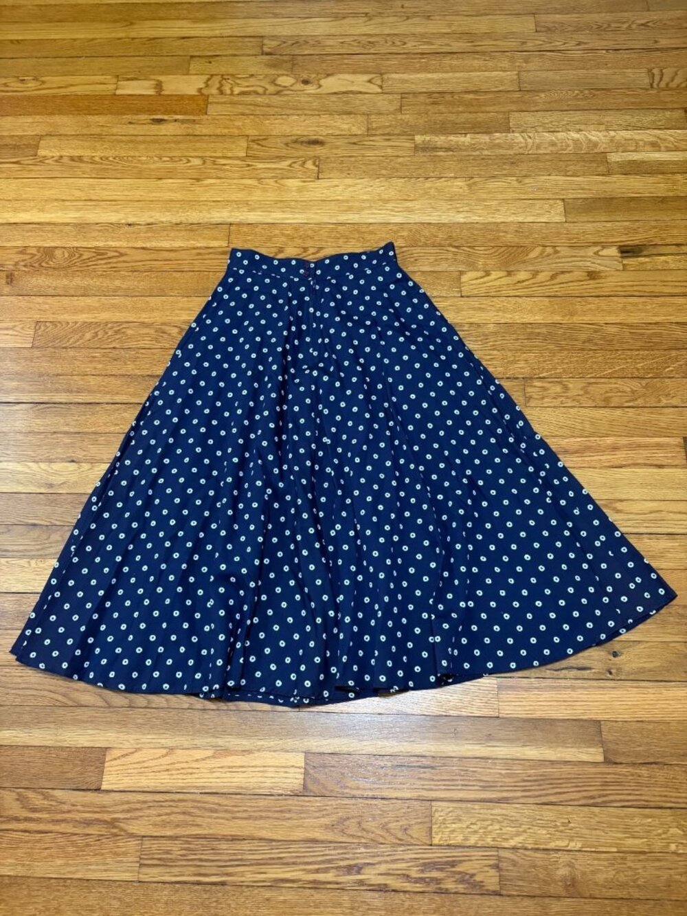 VTG Liz Claiborne Lizsport Womens Midi Skirt Size 8 Navy Rayon Pleated High Rise - Picture 3 of 3